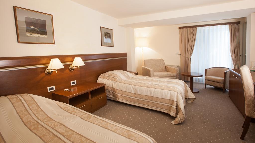 Hotel Stari Podrum 이록 외부 사진