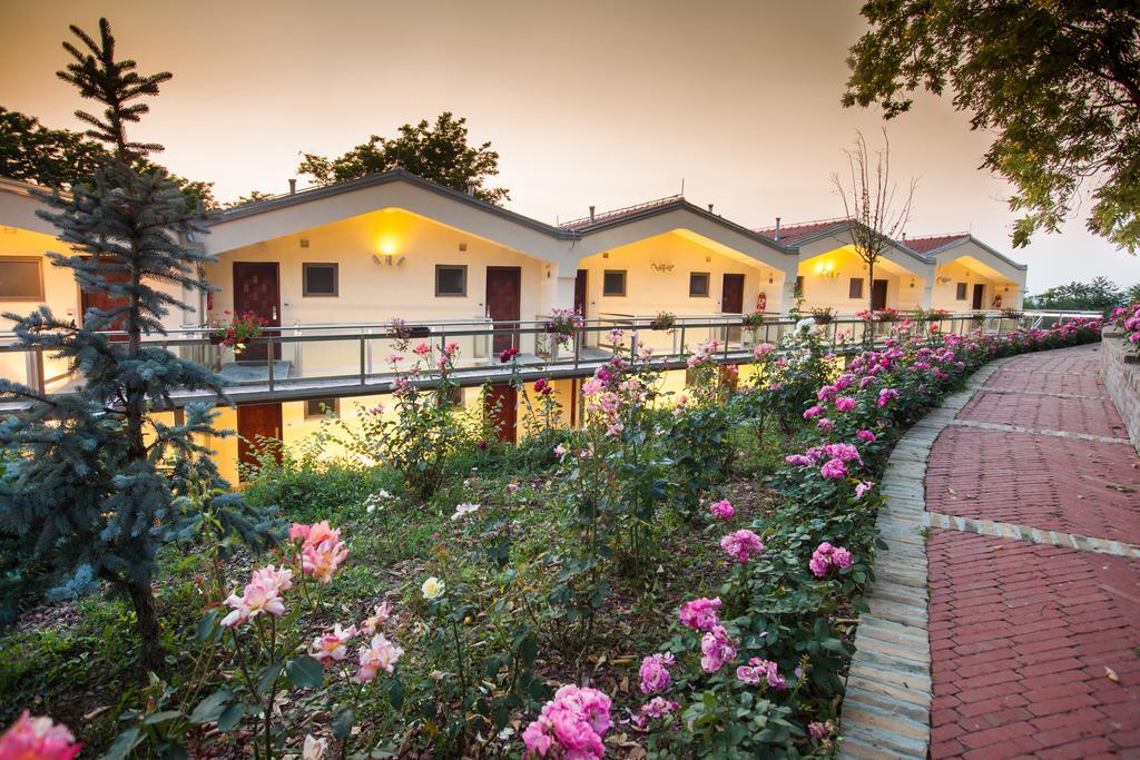 Hotel Stari Podrum 이록 외부 사진