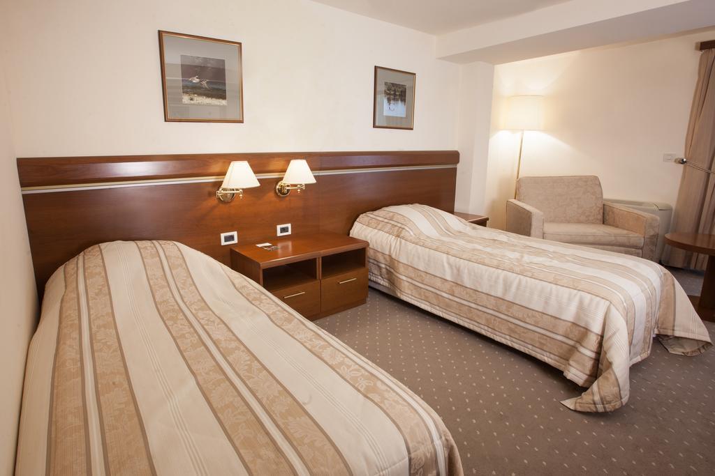 Hotel Stari Podrum 이록 외부 사진