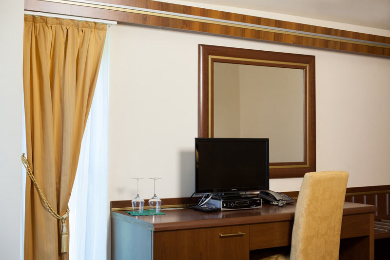 Hotel Stari Podrum 이록 외부 사진
